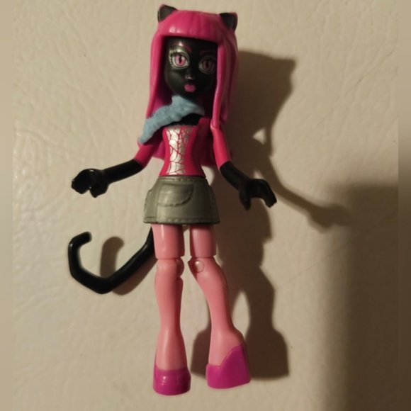 Mega Construx Monster High Mini Figures Set of 5 - Picture 2 of 9